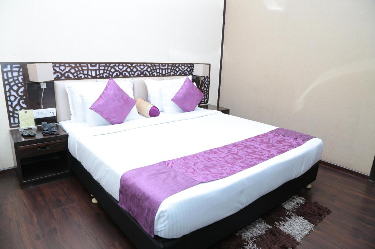 Kc Manor Hotel จัมเชดปูร์ ภายนอก รูปภาพ