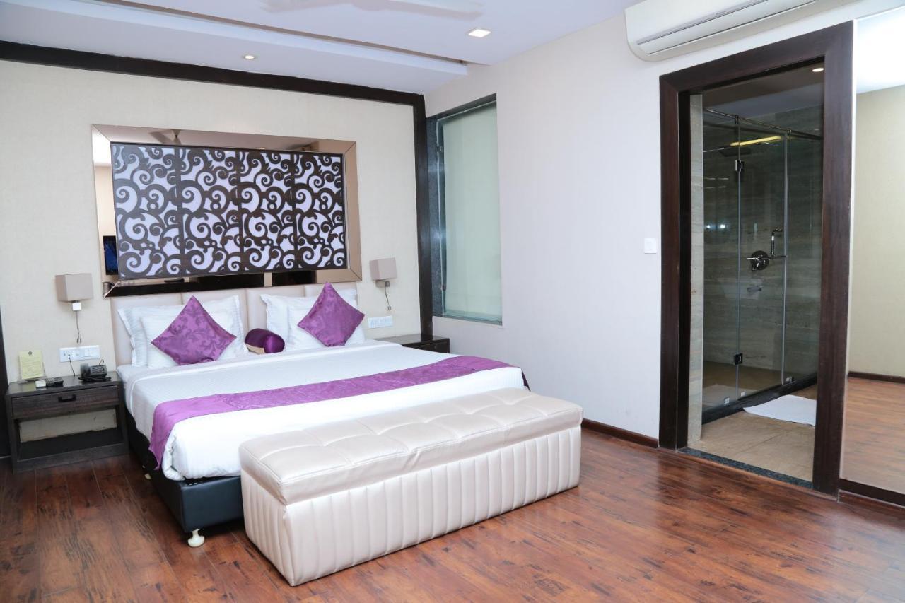 Kc Manor Hotel จัมเชดปูร์ ภายนอก รูปภาพ
